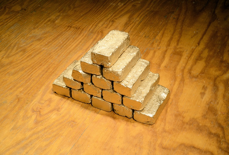 matthew-deleget-1-2012-gold-enamel-spray-paint-on-15-used-bricks-scavenged-by-the-artist-in-boerum-hill-brooklyn-nyc-12-inches-high-x-20-inches-wide-x-8-inches-deep